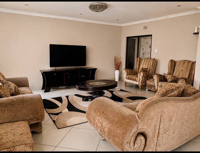 3 BEDROOM HOUSE FOR SALE IN VANDERBIJLPARK SE 6